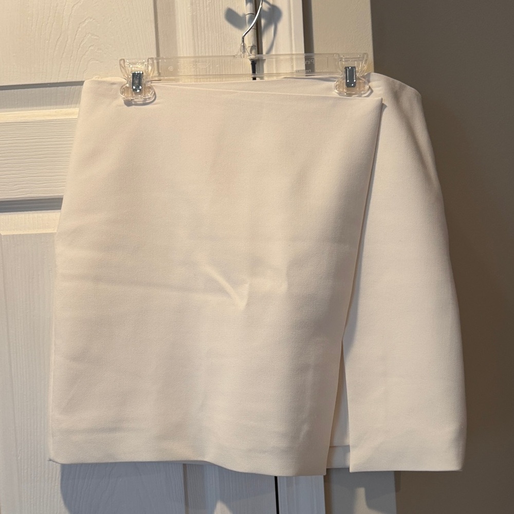 White House Black Market Classic Cream Pencil Skirt